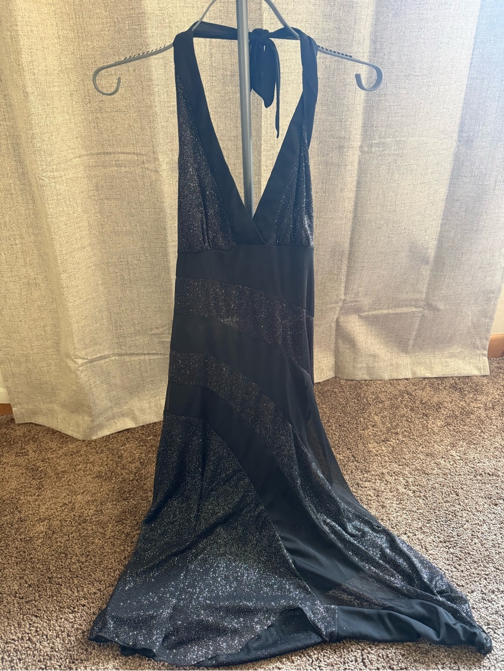 NWT-Indossare Black Halter V-Neck Sparkle Evening Slip